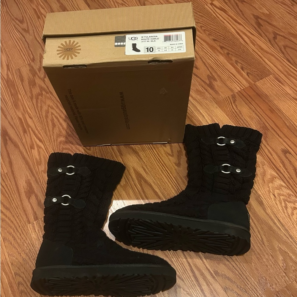 Like new UGG Tularosa black SZ 10 Sweater Cable Knit Boots